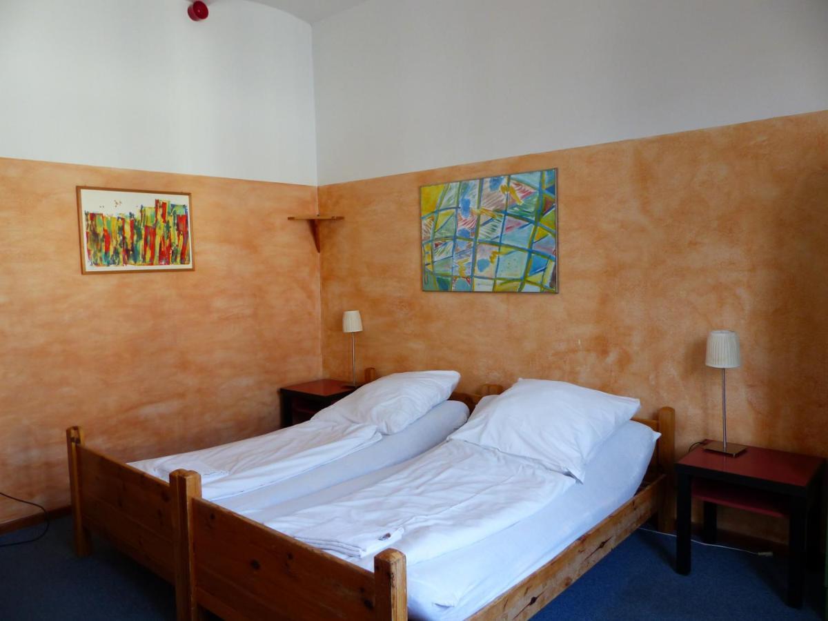 Hostel Fabrik - Baxpax